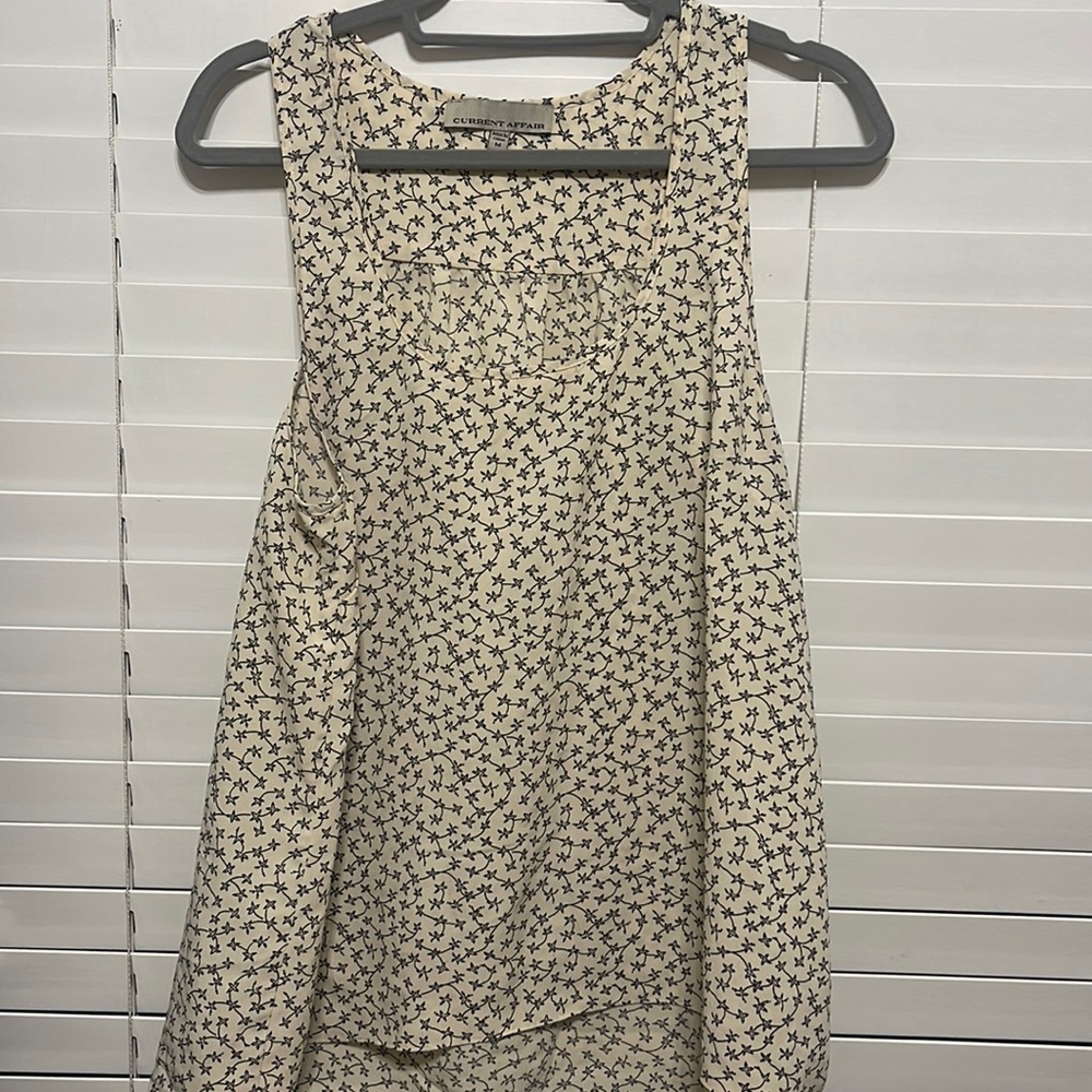 Euc Current Affair Floral sleeveless top